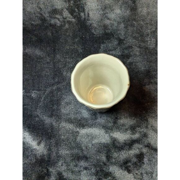 Vintage Japan Gold guild rim vase or cop 4.5 in in height - Picture 2 of 7